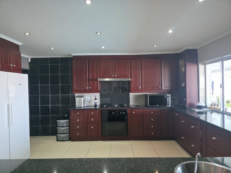 5 Bedroom Property for Sale in Jeffreys Bay Central Eastern Cape